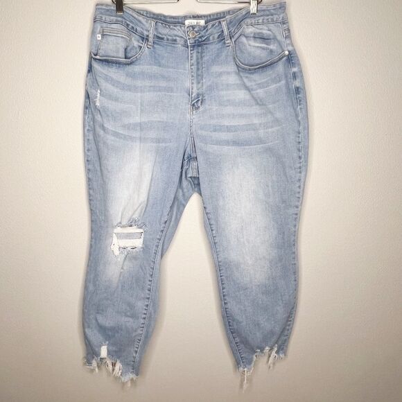 Judy Blue Destroyed Hem Boyfriend Jeans Light Wash Size 22w - Picture 4 of 6